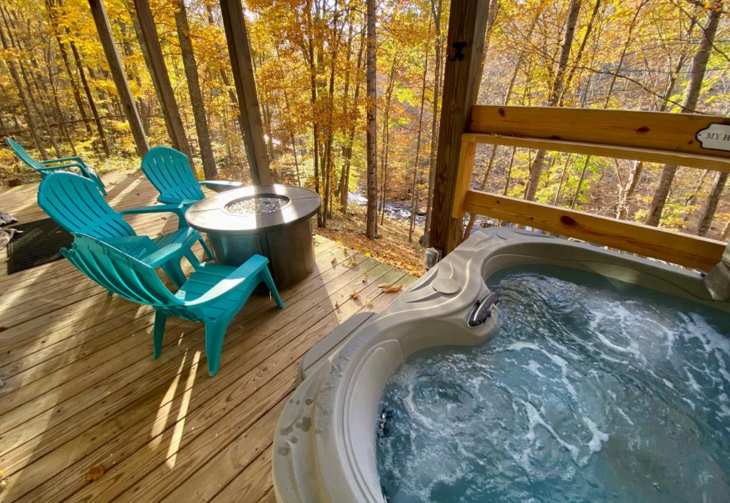 Creekside Haven Creek Front / Mountains Vacation Rental Bakersville, NC